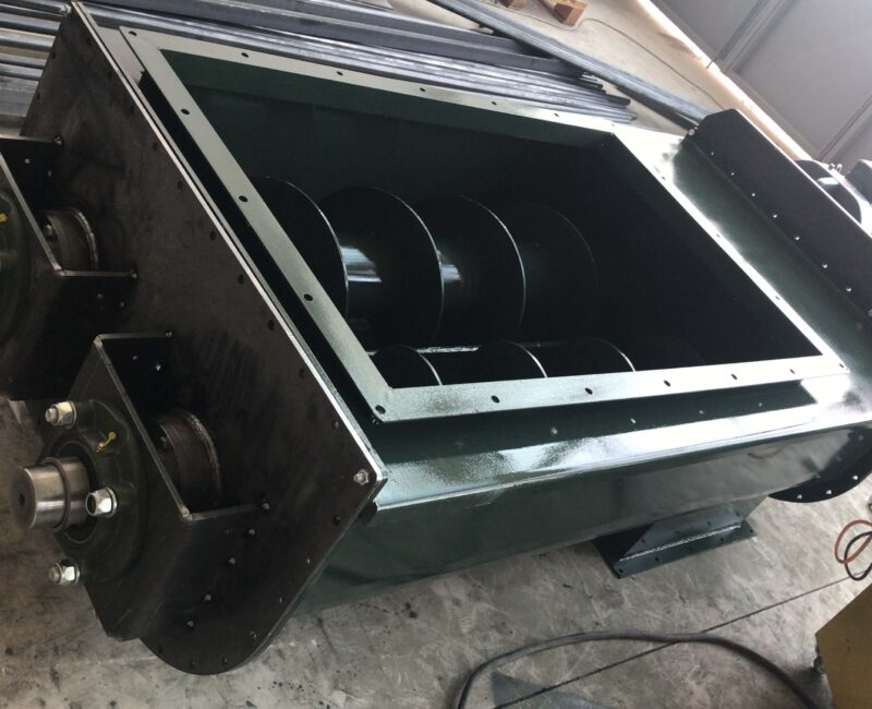 Helezon, helezon konveyör, vidalı konveyör, screw conveyor, yatay helezon, horizontal screw conveyor, dikey helezon, vertical screw conveyor, U tipi helezon, U-type screw conveyor, tüp helezon, tubular screw conveyor, paslanmaz çelik helezon, stainless steel screw conveyor, ağır hizmet helezonu, heavy-duty screw conveyor, bunker besleme helezonu, bunker feeding screw, çift helezonlu konveyör, twin screw conveyor, malzeme taşıma helezonu, material handling screw, çimento helezonu, cement screw conveyor, maden helezonu, mining screw conveyor, tahıl helezonu, grain screw conveyor, endüstriyel helezon sistemi, industrial screw conveyor system, helezon üretimi, screw conveyor manufacturing, helezon montajı, screw conveyor installation, helezon bakımı, screw conveyor maintenance, helezon revizyonu, screw conveyor revision, helezon modernizasyonu, screw conveyor modernization