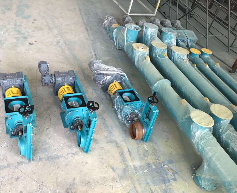 Helezon, helezon konveyör, vidalı konveyör, screw conveyor, yatay helezon, horizontal screw conveyor, dikey helezon, vertical screw conveyor, U tipi helezon, U-type screw conveyor, tüp helezon, tubular screw conveyor, paslanmaz çelik helezon, stainless steel screw conveyor, ağır hizmet helezonu, heavy-duty screw conveyor, bunker besleme helezonu, bunker feeding screw, çift helezonlu konveyör, twin screw conveyor, malzeme taşıma helezonu, material handling screw, çimento helezonu, cement screw conveyor, maden helezonu, mining screw conveyor, tahıl helezonu, grain screw conveyor, endüstriyel helezon sistemi, industrial screw conveyor system, helezon üretimi, screw conveyor manufacturing, helezon montajı, screw conveyor installation, helezon bakımı, screw conveyor maintenance, helezon revizyonu, screw conveyor revision, helezon modernizasyonu, screw conveyor modernization