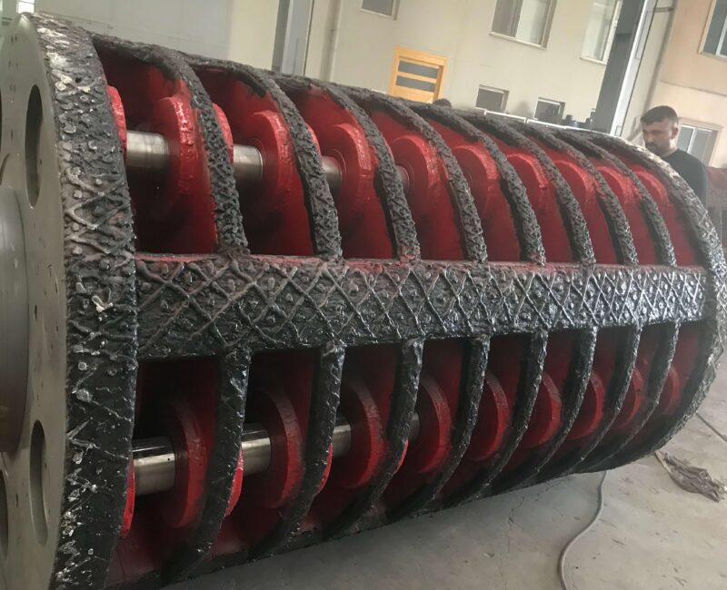 Konkasör, kırıcı, taş kırıcı, stone crusher, çeneli kırıcı, jaw crusher, darbeli kırıcı, impact crusher, konik kırıcı, cone crusher, primer kırıcı, primary crusher, sekonder kırıcı, secondary crusher, tersiyer kırıcı, tertiary crusher, mobil konkasör, mobile crusher, sabit konkasör tesisi, stationary crusher plant, agrega kırıcı, aggregate crusher, maden kırıcı, mining crusher, kaya kırıcı, rock crusher, beton kırıcı, concrete crusher, sert malzeme kırıcı, hard material crusher, kil kırıcı, clay crusher, döner kırıcı, rotary crusher, ağır hizmet tipi kırıcı, heavy-duty crusher, elekli kırıcı sistemi, screened crusher system, bunker beslemeli kırıcı, bunker-fed crusher, kırıcı üretimi, crusher manufacturing, kırıcı montajı, crusher installation, kırıcı bakımı, crusher maintenance, kırıcı revizyonu, crusher revision, kırıcı modernizasyonu, crusher modernization