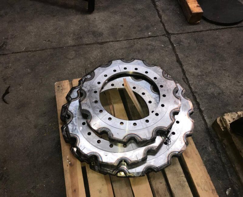 Talaşlı imalat, machining, CNC işleme, CNC machining, torna işlemesi, turning process, frezeleme, milling, delme işlemi, drilling, taşlama, grinding, hassas işleme, precision machining, 5 eksen CNC, 5-axis CNC, CNC torna, CNC lathe, CNC freze, CNC milling, metal işleme, metal machining, alüminyum işleme, aluminum machining, çelik işleme, steel machining, döküm işleme, casting machining, dişli üretimi, gear manufacturing, özel parça imalatı, custom part manufacturing, otomotiv talaşlı imalat, automotive machining, havacılık talaşlı imalat, aerospace machining, endüstriyel yedek parça üretimi, industrial spare parts manufacturing, CNC programlama, CNC programming, CAD/CAM tasarım, CAD/CAM design, yüzey işleme, surface finishing, ısıl işlem, heat treatment, kaynaklı imalat, welded manufacturing, seri üretim, mass production, prototip üretimi, prototype manufacturing, talaş kaldırma, chip removal, hassas ölçüm, precision measurement, endüstriyel talaşlı imalat, industrial machining